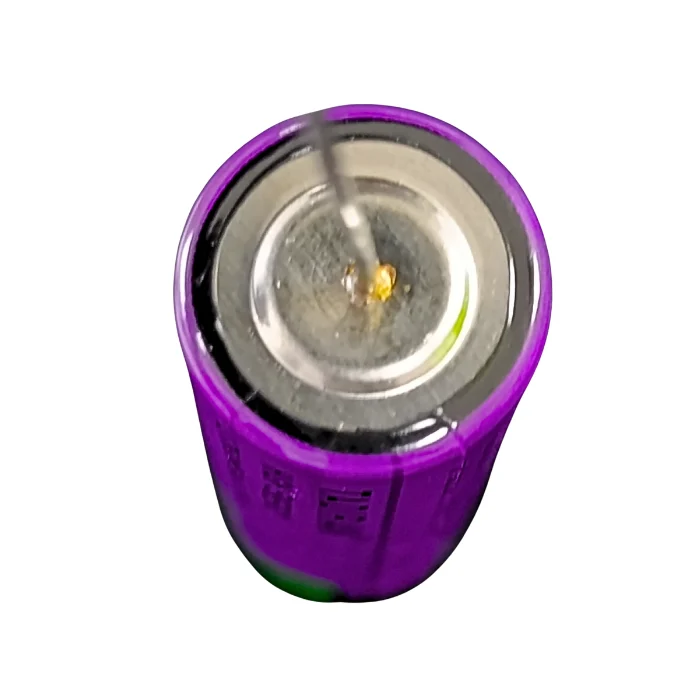 Pila TL-5903 Tadiran 3.6V de litio con terminal axial para equipos electrónicos e industriales